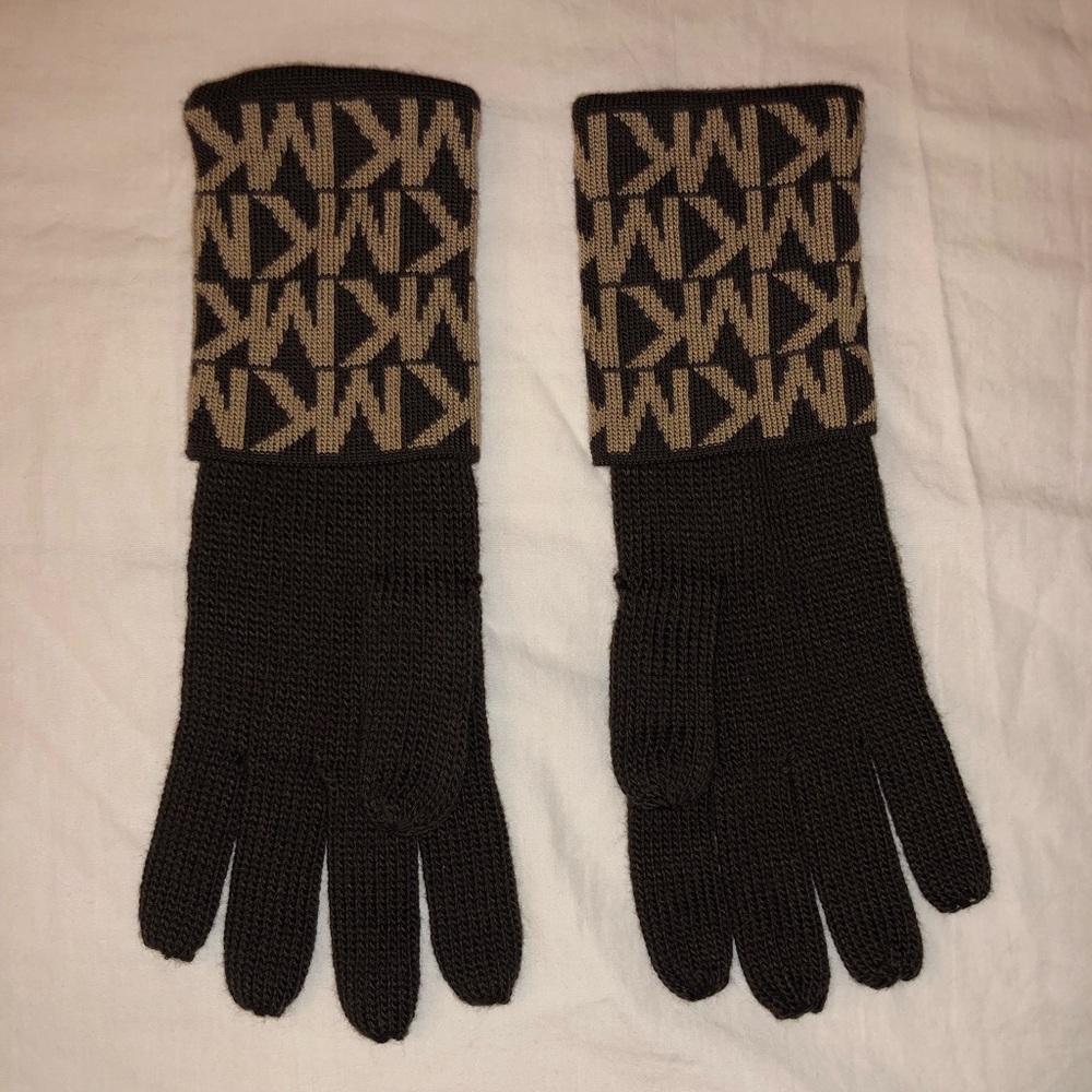 Michael Kors Glove Set